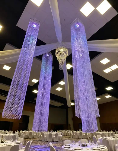 Vista 4 de Candelabro de boda grande de 4 niveles, lámpara de araña colgante de imitación de cristal iridiscente con cuentas, 24 pulgadas de ancho y 3 pies