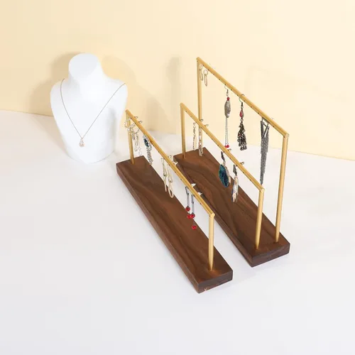 Vista 2 de GemeShou Organizador de aretes de madera para niñas, exhibición de aretes de nogal y soporte para exhibición de boutique, organizador