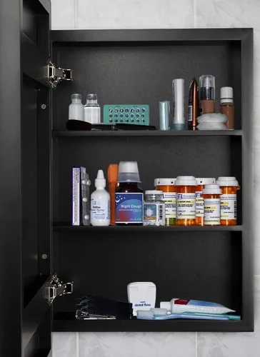 Vista 2 de Espejo de gabinete de medicina de 24 x 16 pulgadas, espejo negro empotrado o montado en la pared con estantes de almacenamiento, espejo moderno