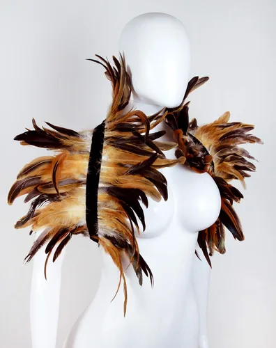 Vista 2 de L'VOW Gótico Real Natural Pluma Shrug Shrug Shrug Shoulder Wrap Cape Cuello Victoriano