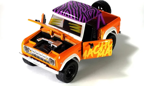 Vista 9 de Jada Toys WWE 1:24 1973 Ford Bronco - Coche fundido a presión con figura de Macho Man Randy Savage de 2.75 pulgadas, juguetes para niños y adultos