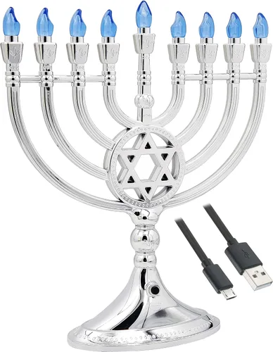 Vista 3 de The Dreidel Company Menorá de Hanukkah eléctrica LED tradicional de oro rosa - Funciona con batería o USB - Incluye un cable de carga micro USB de 4