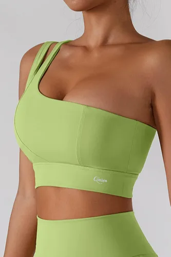 Vista 2 de QINSEN Sujetador de yoga de un hombro para mujer, tirantes recortados, atléticos, para correr, entrenamiento
