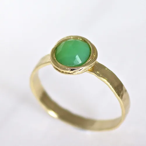 Vista 4 de Anillo de oro de piedras preciosas, anillo de piedra chapada en oro de 14 quilates, anillo de piedra apilable, anillo de oro de piedra pequeña