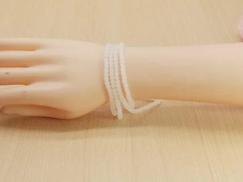 Vista 6 de Cuentas de vidrio de 0.157 pulgadas a granel para hacer joyas, 4700 piezas redondas de cuentas de jade de imitación para pulseras y pulseras
