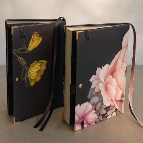 Vista 3 de Diario de cuadrícula de puntos A5 – Cuaderno de papel marfil con tapa dura de peonía, bordes de cobre, lazo para bolígrafo, 2 marcadores de cinta