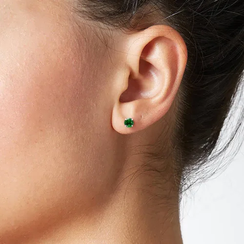 Vista 2 de Aretes de plata de ley con circonita cúbica verde esmeralda para mujer