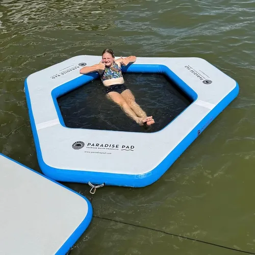Vista 8 de Alfombrilla de agua inflable – Plataforma flotante triangular de 9 pies con malla Hamaca de agua resistente flotador de lago
