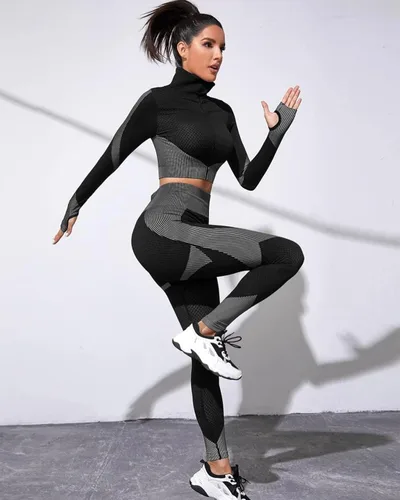 Vista 5 de Conjunto deportivo de 3 piezas para mujer, sin costuras, de manga corta, brasier deportivo, cintura alta, pantalones cortos de yoga, Negro 01