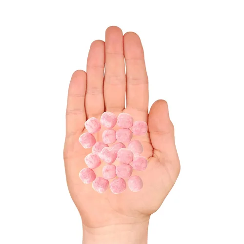 Vista 4 de Needzo Caramelos masticables Bon Bons de color rojo cereza, dulces de tamaño de bocado, lindo relleno de calcetín de Navidad, paquete de 3