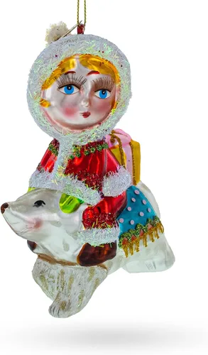 Vista 6 de Encantadora chica montando un oso polar adorno de Navidad de vidrio soplado a mano