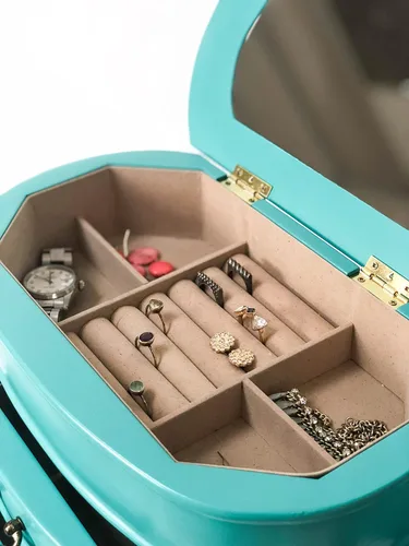 Vista 4 de Hives & Honey Daphne - Caja organizadora de joyas de cristal ovalado, color turquesa