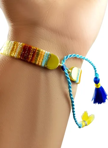 Vista 33 de Alef Bet by Paula Macrame Friendship Bracelet in Shades of Blue with Gold-plated Jewish Star of David Charm