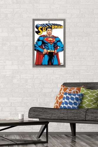 Vista 2 de DC Comics Superman Feature Series - Póster de pared, 22.4 pulgadas de largo x 14.7 pulgadas de ancho, versión enmarcada de madera de granero