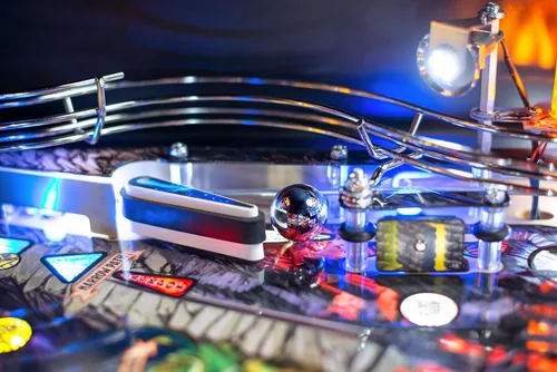 Vista 17 de Stern Pinball - Máquina de pinball Pro Edition de Dungeons & Dragons con Insider Connected