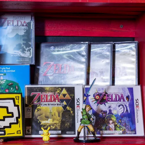Vista 2 de EVORETRO Caja de juegos de almacenamiento compatible con Nintendo Games protector de caja de juegos 3DS paquete de 25