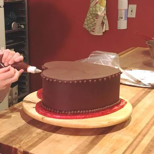 Vista 8 de CAKESAFE Discos acrílicos transparentes de ¼ pulgadas en forma de corazón de 2 a 6.25 pulgadas - Herramienta de glaseado perfecta para suavizar