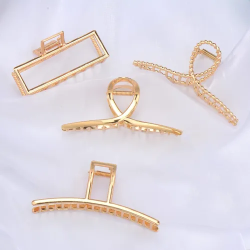 Vista 6 de Parcce Paquete de 4 Pinzas Grandes de Metal para Cabello de Rizado Fino a Grueso, Pinzas Grandes de Color Dorado Antideslizantes de 4.3 Pulgadas