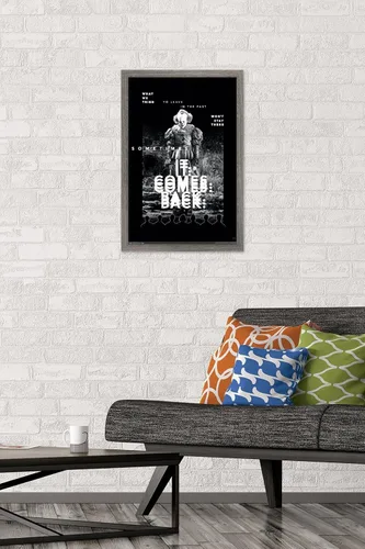 Vista 2 de Trends International IT: Capítulo 2 - Póster de pared trasera, 14.725 x 22.375 pulgadas, versión enmarcada de madera de granero