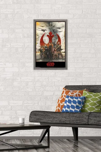 Vista 2 de Trends International Star Wars: Rogue One - Póster de pared de montaje, 14.725 x 22.375 pulgadas, versión enmarcada de madera de granero