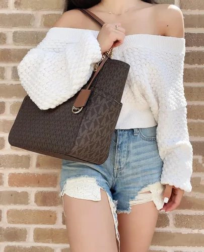 Vista 2 de Michael Kors - Bolso tote Jet Set Travel grande con cadena para el hombro, Marrón, L