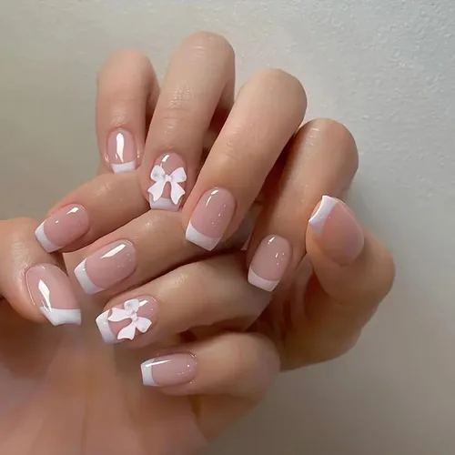 Vista 35 de Uñas postizas cortas cuadradas MABKJLF, uñas francesas falsas con gradiente, uñas de cobertura completa, flores blancas, uñas falsas con diseños