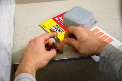 Vista 9 de Super Glue, Rollo de cinta total, fuerte adhesivo de construcción para interiores y exteriores, soporta 300 libras por rollo, unión permanente
