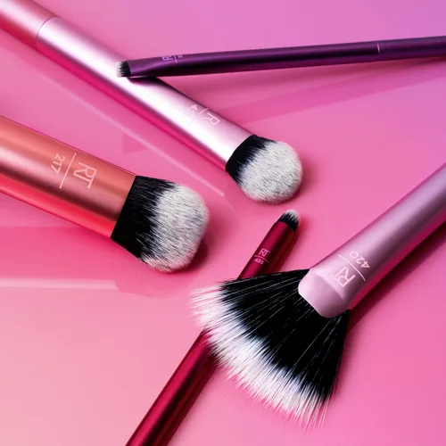Vista 5 de Real Techniques Artist Essentials Makeup Brush Set, For Foundation,Blush, Highlighter, Eyeshadow, & Liner, Professional Makeup Tools, Synthetic