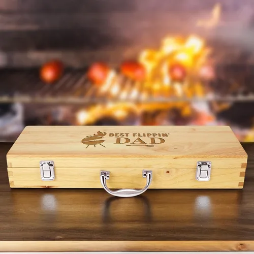 Vista 9 de Juego de parrilla BBQ de 11 piezas con caja de madera de arce grabada, herramientas de barbacoa de acero inoxidable premium con mangos de madera