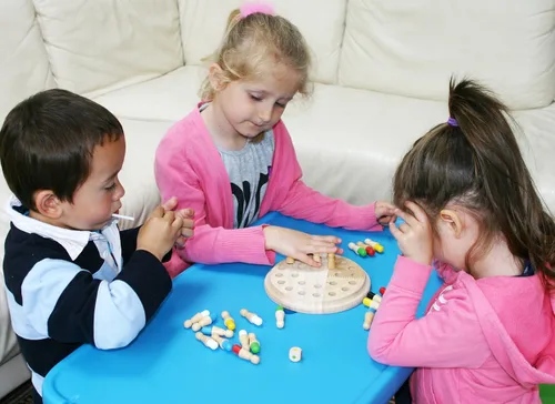 Vista 6 de TOWO Juguetes de memoria de madera para niños, juegos de mesa familiares para niños y adultos, juegos mentales de madera, juguetes educativos