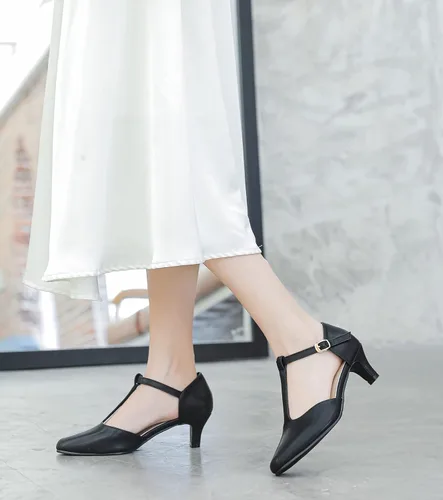 Vista 2 de kkdom Zapatos de tacón bajo con correa en T y puntera cerrada para mujer