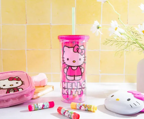 Vista 6 de Toynk Sanrio Hello Kitty Berry - Vaso de plástico para carnaval, vaso de viaje con tapa y popote reutilizable, capacidad para 20 onzas