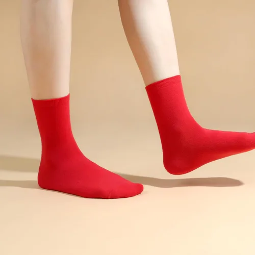 Vista 3 de kikiya socks Calcetines de cuello redondo para mujer, 4-6 pares de calcetines coloridos de algodón a rayas con diseño de arco iris y lunares