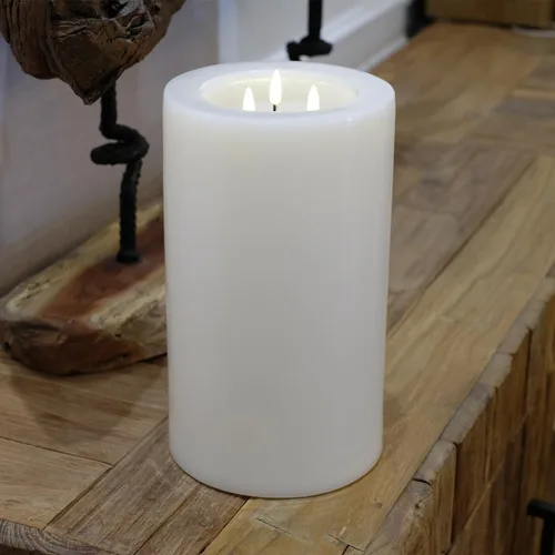 Vista 3 de Velas grandes sin llama XL para exteriores de 6.45" x 11" con control remoto. Impermeables y resistentes a la lluvia, LED que funcionan