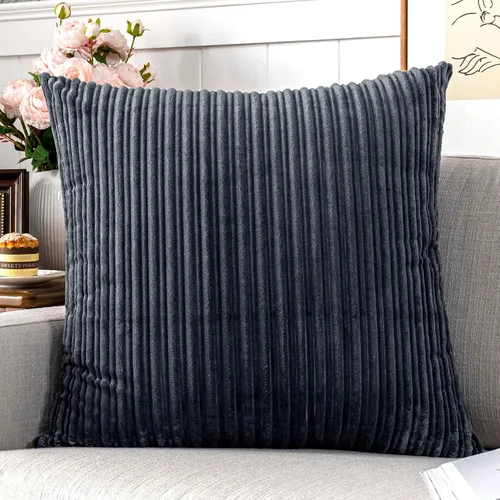 Vista 17 de UGASA - Fundas de almohada decorativas de terciopelo suave y sólidas de Navidad para sala de estar/sofá, 16 x 16 pulgadas, 2 unidades, color burdeos