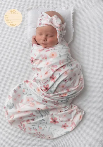 Vista 9 de Manta elástica con estampado floral para recién nacido, con diadema a juego (azul y rosa) Baby Grils Receiving Blanket with Name Card Stretch Wrap