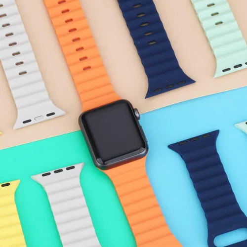 Vista 2 de Ocean Band - Correa deportiva de silicona suave compatible con Apple Watch Band de 1.496 in 1.575 in 1.614 in 1.654 in 1.732 in 1.772 in 1.929 in