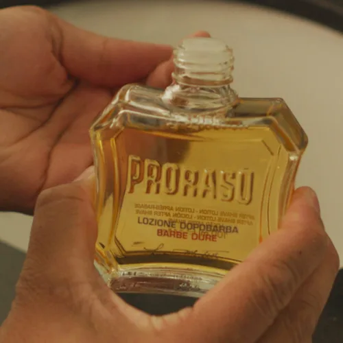 Vista 4 de Loción para después de afeitarse, hidratante y nutritiva, 3,4 onzas líquidas por Proraso