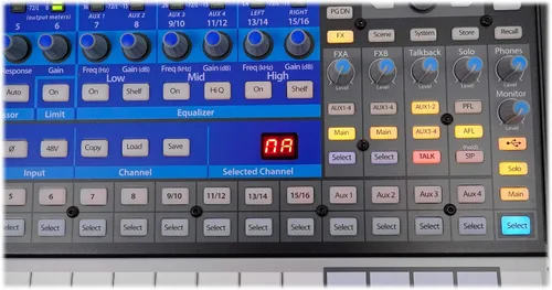 Vista 8 de Monitores de estudio PreSonus Eris E4.5 con 2 modos de potencia (par)