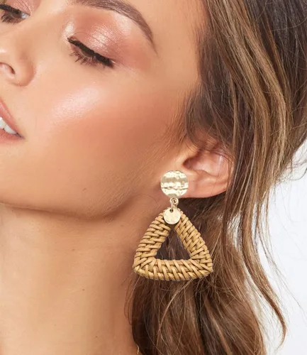 Vista 2 de Aretes de ratán tejido a mano, diseño de disco martillado, ligeros, para mujeres