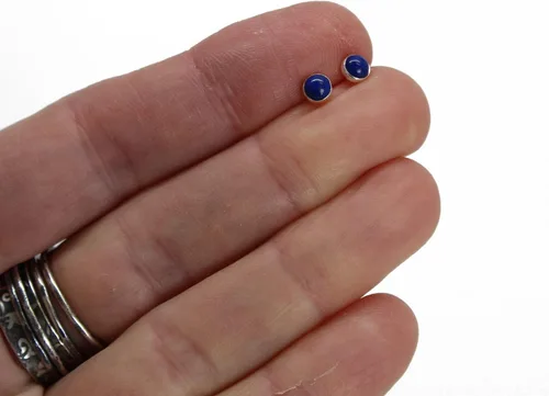 Vista 33 de Aretes de tuerca con piedras preciosas para mujeres y niñas, bisel redondo de 0.157 in de plata esterlina 925
