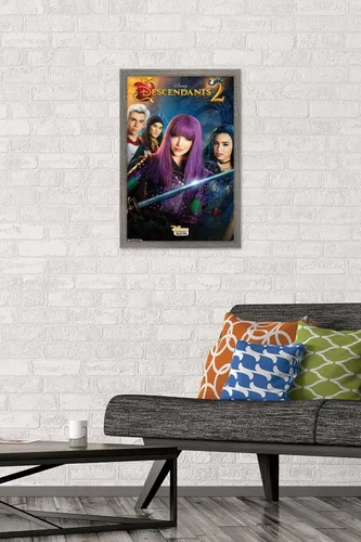Vista 2 de Trends International Disney Descendants 2 - Póster de pared de una hoja, 14.725 x 22.375 pulgadas, versión enmarcada de madera de granero