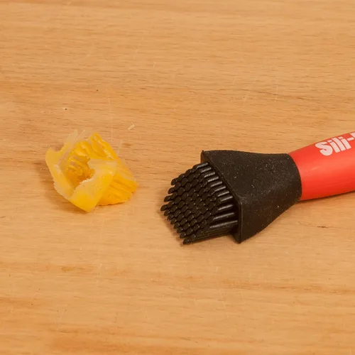 Vista 6 de Cepillos reutilizables de silicona para carpintería, pasatiempos y manualidades de 1" y 1/2