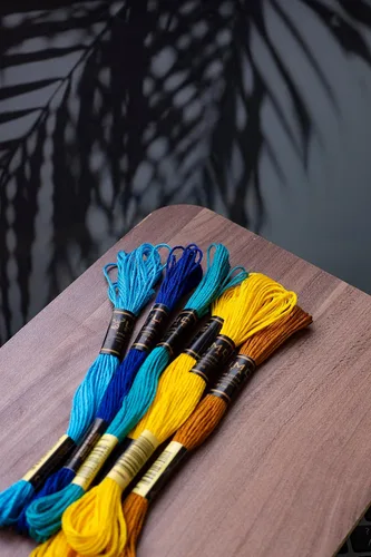 Vista 6 de Paquete de 12 hilo de bordar negro premium Madejas premium de algodón egipcio 100% Hilo de bordado de punto de cruz Algodón trenzado Black-12