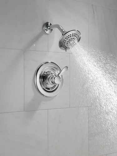 Vista 2 de DELTA FAUCET T17230 - Ducha clásica solamente, 5.25 x 7.50 x 5.25 pulgadas, cromo