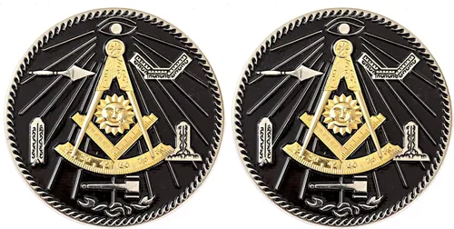Vista 2 de Maestro pasado con cuadrado y cuadrante y herramientas de trabajo emblema automático masónico - [Negro y oro] [3 3/8 '' de diámetro]