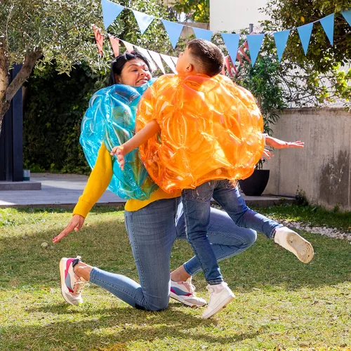 Vista 4 de Pelota Burbuja Hinchable Gigante Parachoques Bumpoy InnovaGoods 2