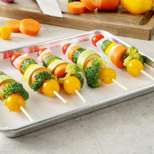 Vista 4 de Restaurantware Robata - Pinchos para asar de 8 pulgadas, 100 pinchos de alta resistencia, pinchos de bambú desechables congelables para verduras