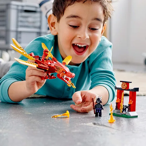 Vista 2 de LEGO NINJAGO Legacy Kai's Fire Dragon 71701 Kit de construcción de figuras de juguete de dragón (81 piezas)