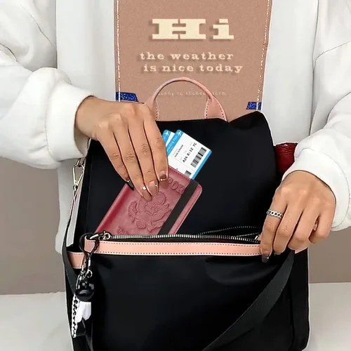 Vista 5 de Funda para pasaporte, cartera de viaje con bloqueo RFID de alta calidad, cuero vegano genuino, Rojo